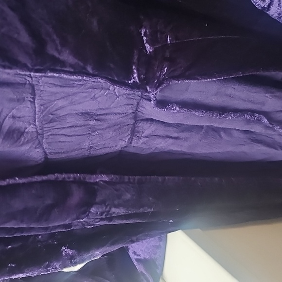 COPY - SOFT SURROUNDINGS velvet robe - Picture 11 of 11